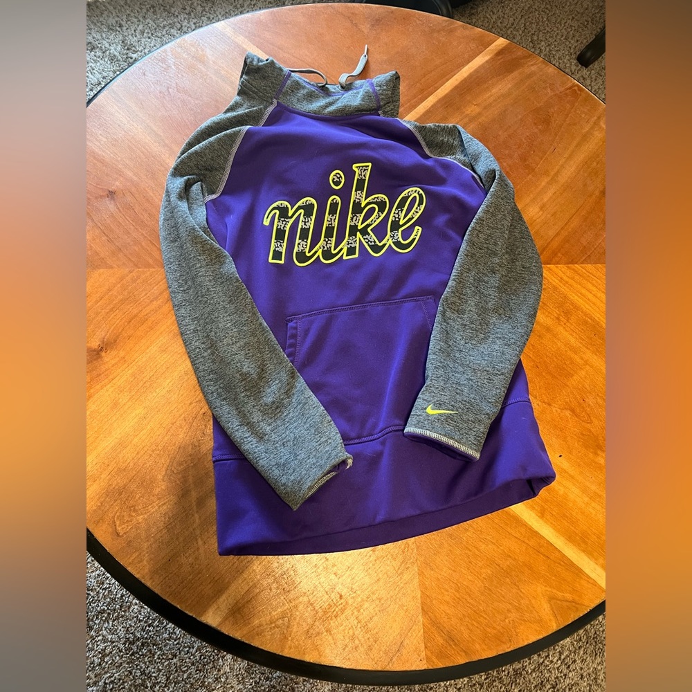 Nike hoodie.NWT. Size Small. Purple and Gray.